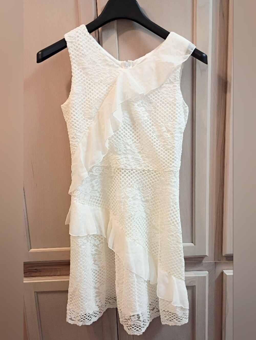 BCBGMAXAZRIA Kids Size 16 White Lace Mesh Ruffle Dress New With Tags